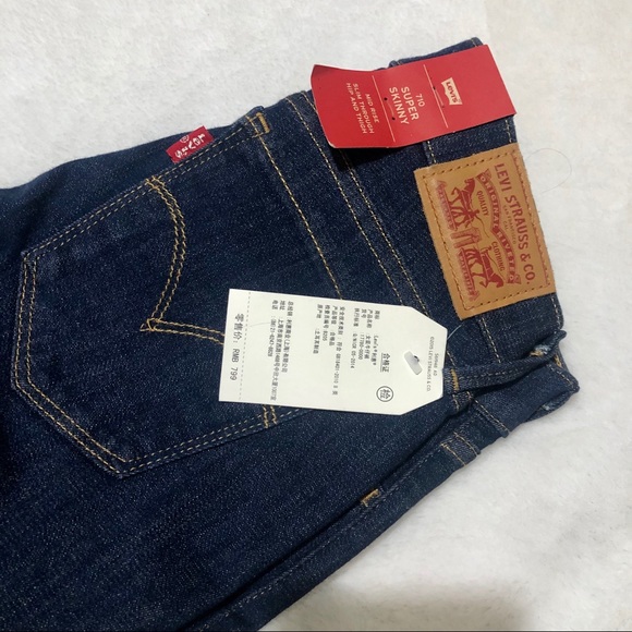 Levi’s BNWT 710 Super Skinny Mid Rise 25x30 - Picture 2 of 5